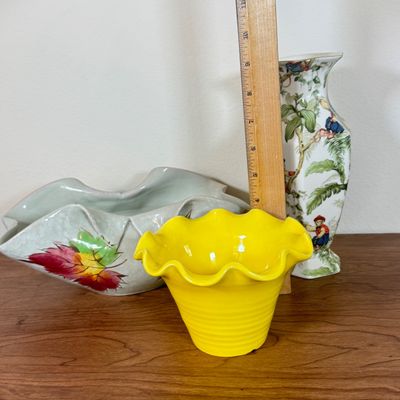 LOT 55F: Vintage Pottery: Yellow Haeger Ruffle Edge Bowl, Burton & Burton Jungle Vase & Hand Painted Fold Edge Bowl w Leaves