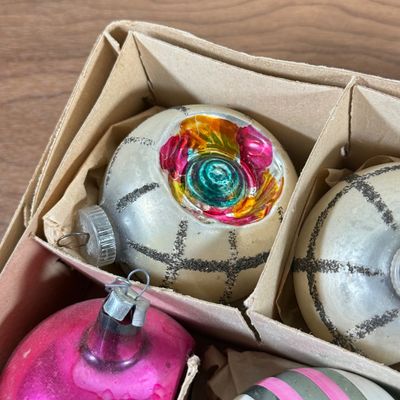 LOT 143F: Vintage Glass Christmas Ornaments in Boxes: Shiny Brite & More