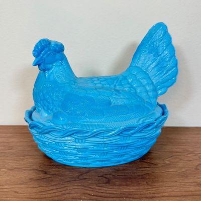 LOT 32F: Vintage Blue Milk Glass Hen on a Nest (7.5”)