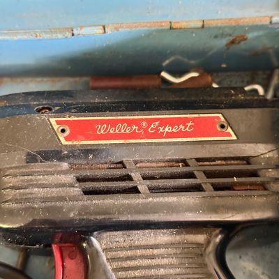 LOT 88G: Vintage Weller Expert Soldering Gun 8200