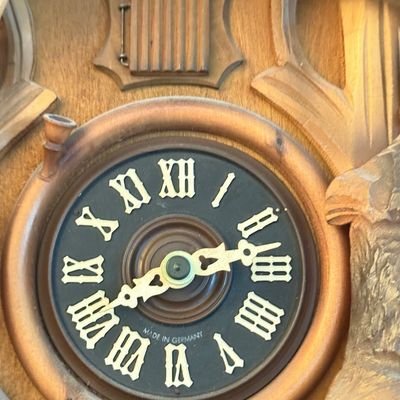 LOT 168W: Vintage Deer Head German Wooden Wall Cuckoo Clock