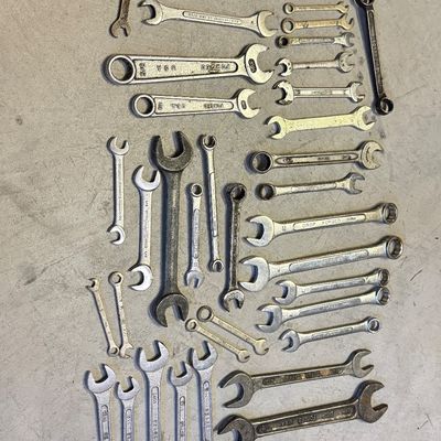 LOT 66G: Collection of Wrenches