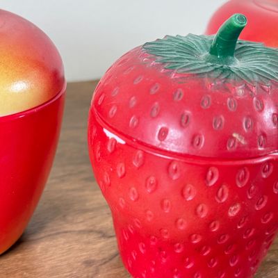 LOT 136F: Vintage Milk Glass Strawberry & Apples