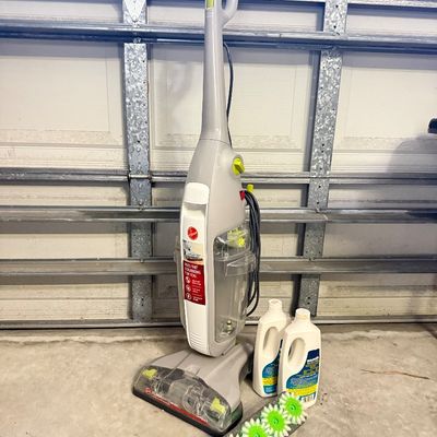 LOT 73G: Hoover FloorMate Deluxe Hard Floor Cleaner