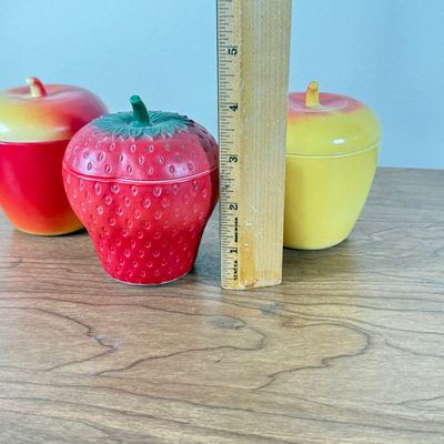 LOT 136F: Vintage Milk Glass Strawberry & Apples