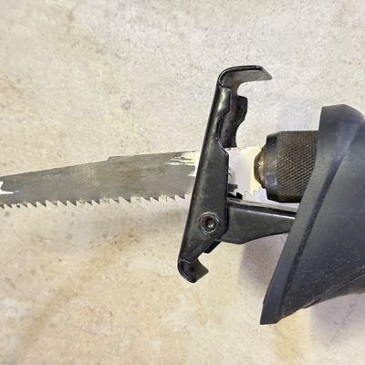 LOT 90G: Chigaco Electric Reciprocating Saw