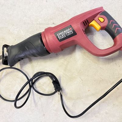 LOT 90G: Chigaco Electric Reciprocating Saw