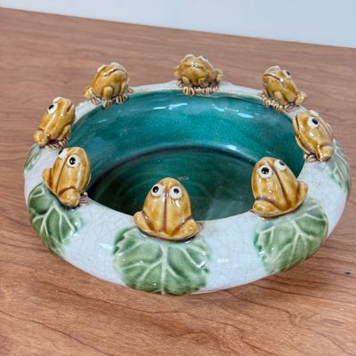 LOT 40F: Vintage/Antique Majolica Frog Lily Pad Planter Bowl