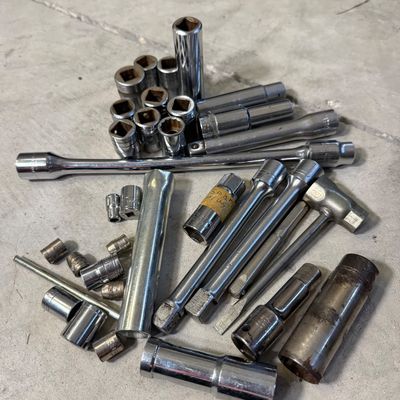 LOT 75G: Vintage Sockets, Spark Plugs & More