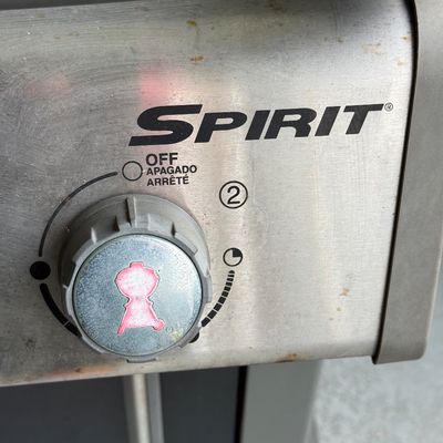 LOT 124L: Weber Spirit Grill