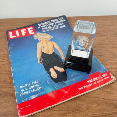 LOT 156F: November 9, 1959 Marilyn Monroe Cover Life Magazine & Vintage Marilyn Monroe Etched Glass Rectangle Paperweight