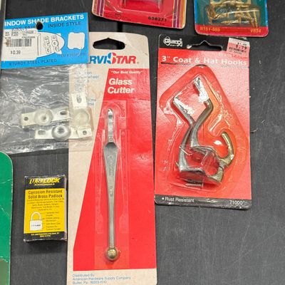 LOT 119G: Vintage NIP Household/Garage Items
