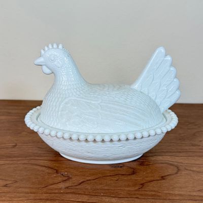LOT 35F: Vintage Milk Glass Hen on a Nest (6")