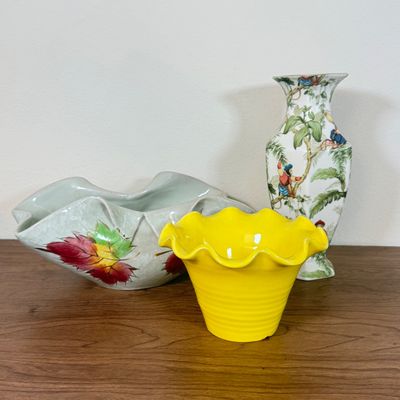 LOT 55F: Vintage Pottery: Yellow Haeger Ruffle Edge Bowl, Burton & Burton Jungle Vase & Hand Painted Fold Edge Bowl w Leaves