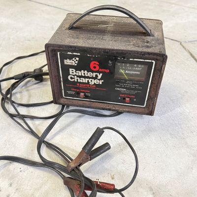 LOT 116G: Sears 6amp Battery Charger 6 and 12 Bit