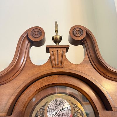 LOT 24F: Vintage Daneker "York County" Grandmother Clock w Key