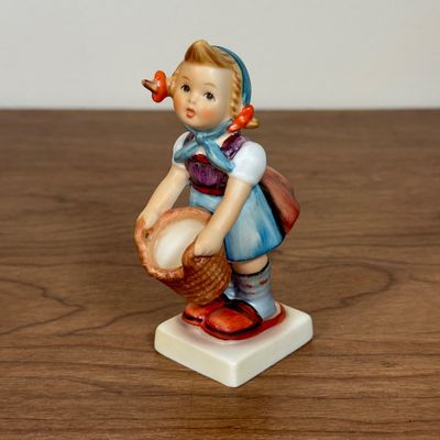LOT 11F: Pair of Vintage Goebel Hummel Figurines w Boxes: 214/E We Congratulate & 73 Little Helper