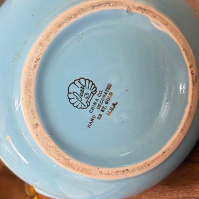 LOT 15F: Vintage Pottery Collection: Pearl China Co Hand Decorated 22kt Gold Mid-Century Pitcher, MCM Royal Haeger USA Yellow Bud Vase...