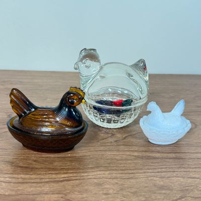 LOT 37F: Vintage Mini Hens on Nests: Clear Glass w Hearts, Amber Glass & Milk Glass