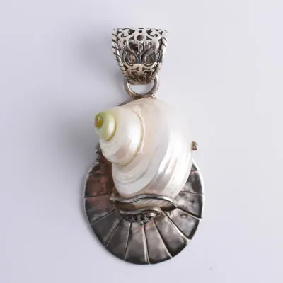 Chinese Sterling Silver Shell Pendant 