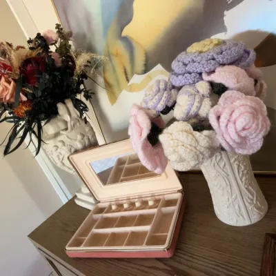 Crochet flower bouquet, dried floral arrangement, pink jewelry box