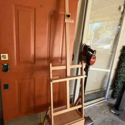Wood artist studio easel with drawer