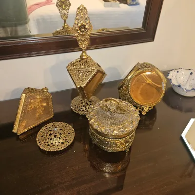 Vintage Gold Tone Ormolu & Amber Vanity accessories 