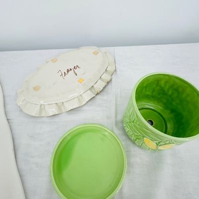 Lot 129 Ceramic items
