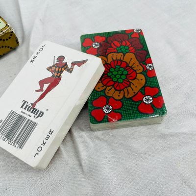 Lot 69 Vintage cards & gaming items
