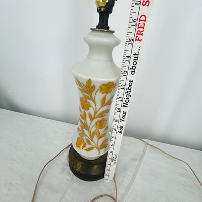 Lot 58 Satinized milk glass lamp
