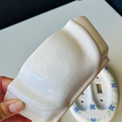 Lot 143 White ceramics