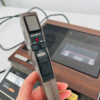 Lot 33 Sony dictograph machine