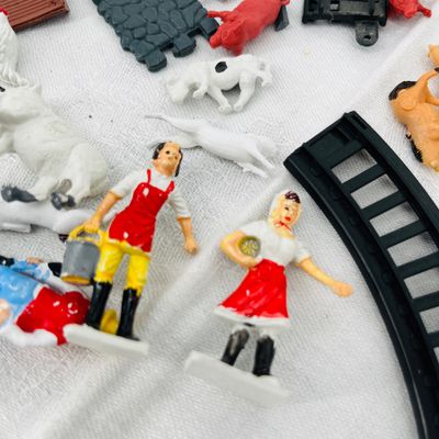 Lot 75 Plastic train set