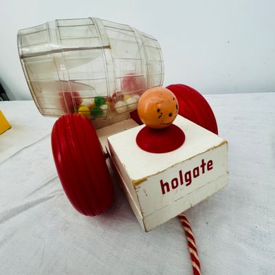 Lot 97 Holgate pull toy