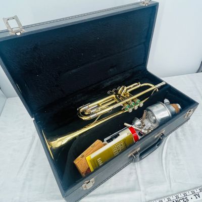 Lot 56 Holton Collegiate Trumpet