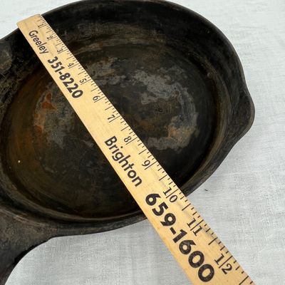 Lot 5 Wagner #8 skillet