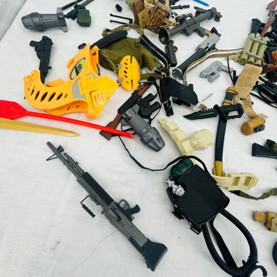 Lot 95 GI JOE Guns and accessories