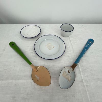 Lot 10 Vintage granite ware