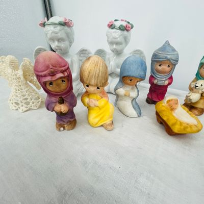 Lot 99 Nativity set
