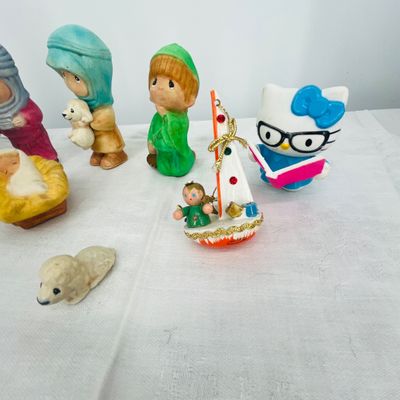 Lot 99 Nativity set