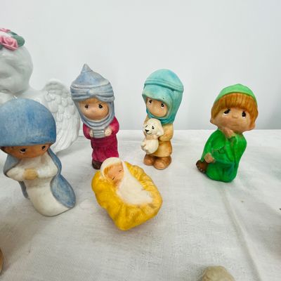 Lot 99 Nativity set