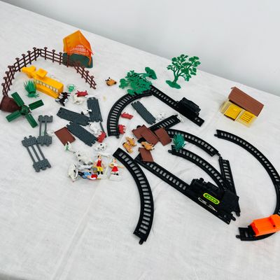Lot 75 Plastic train set