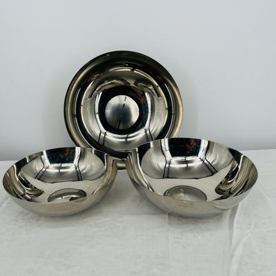 Lot 121 Stainless steel nesting bowls