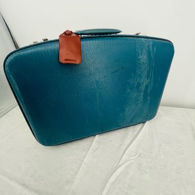 Lot 50 Vintage suitcase