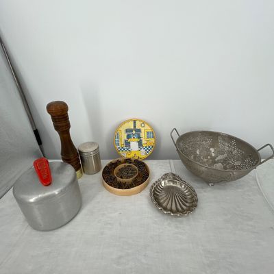 Lot 11 Kitchen tin ware