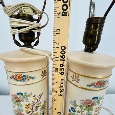 Lot 28 Matching vintage lamps