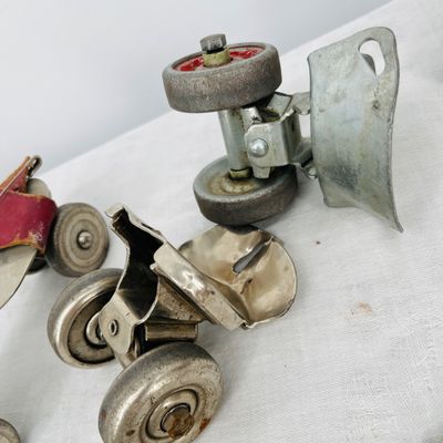 Lot 140 Roller skates