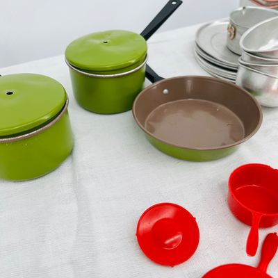 Lot 72 Vintage kids play kitchen items