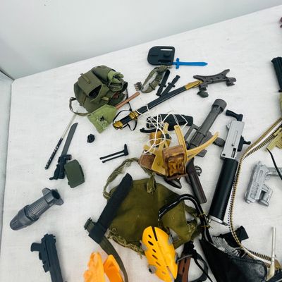 Lot 95 GI JOE Guns and accessories