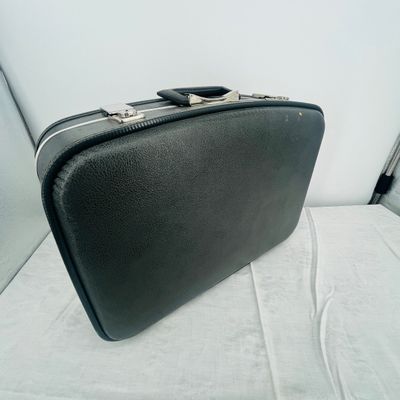 Lot 52 Vintage small suit case